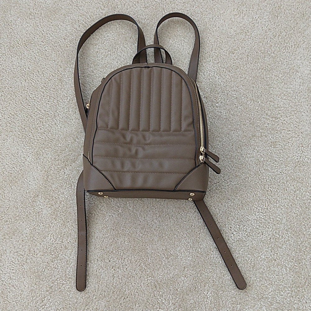 Backpack style women's bag